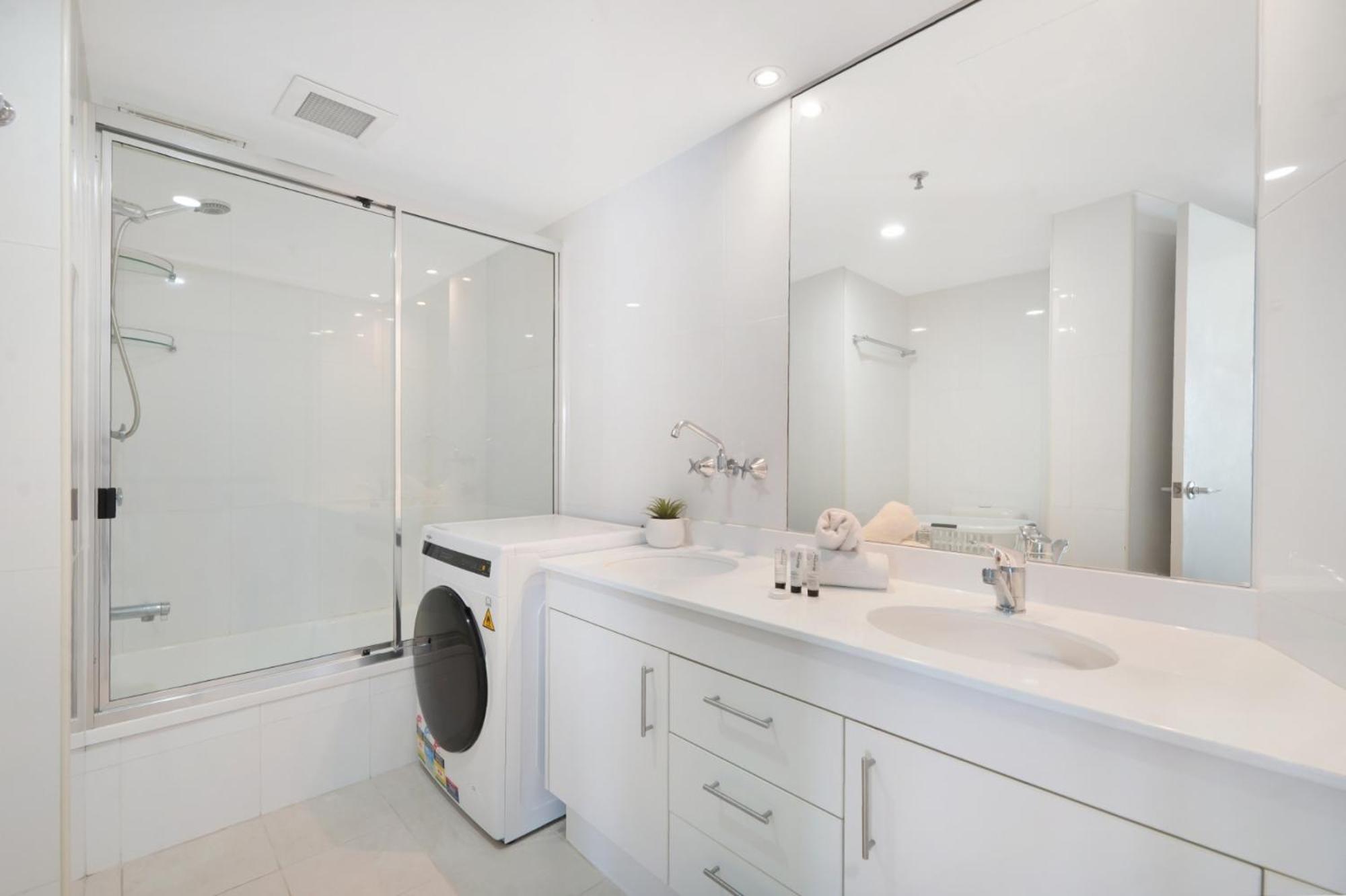 Apartment 2-bedroom With Impeccable Ocean Views Gold Coast