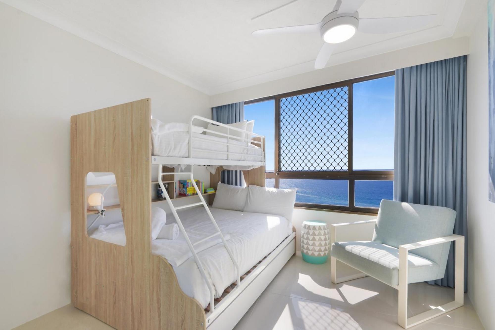 2-bedroom With Impeccable Ocean Views Gold Coast